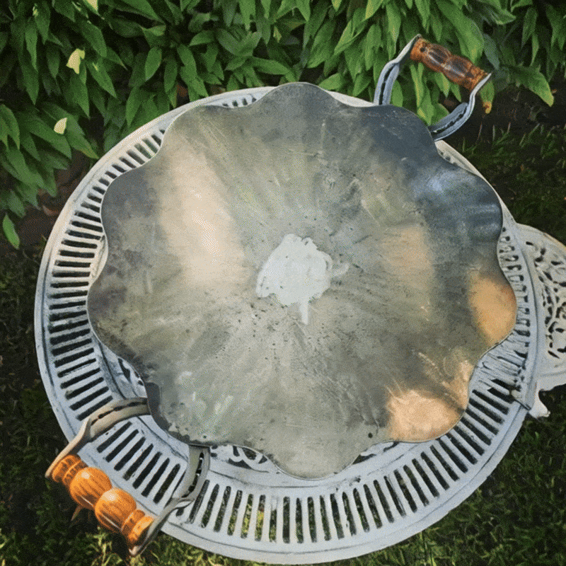 Disco de Arado com Borda Ondulada e Alça de Madeira Torneada