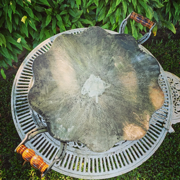 Disco de Arado com Borda Ondulada e Alça de Madeira Torneada